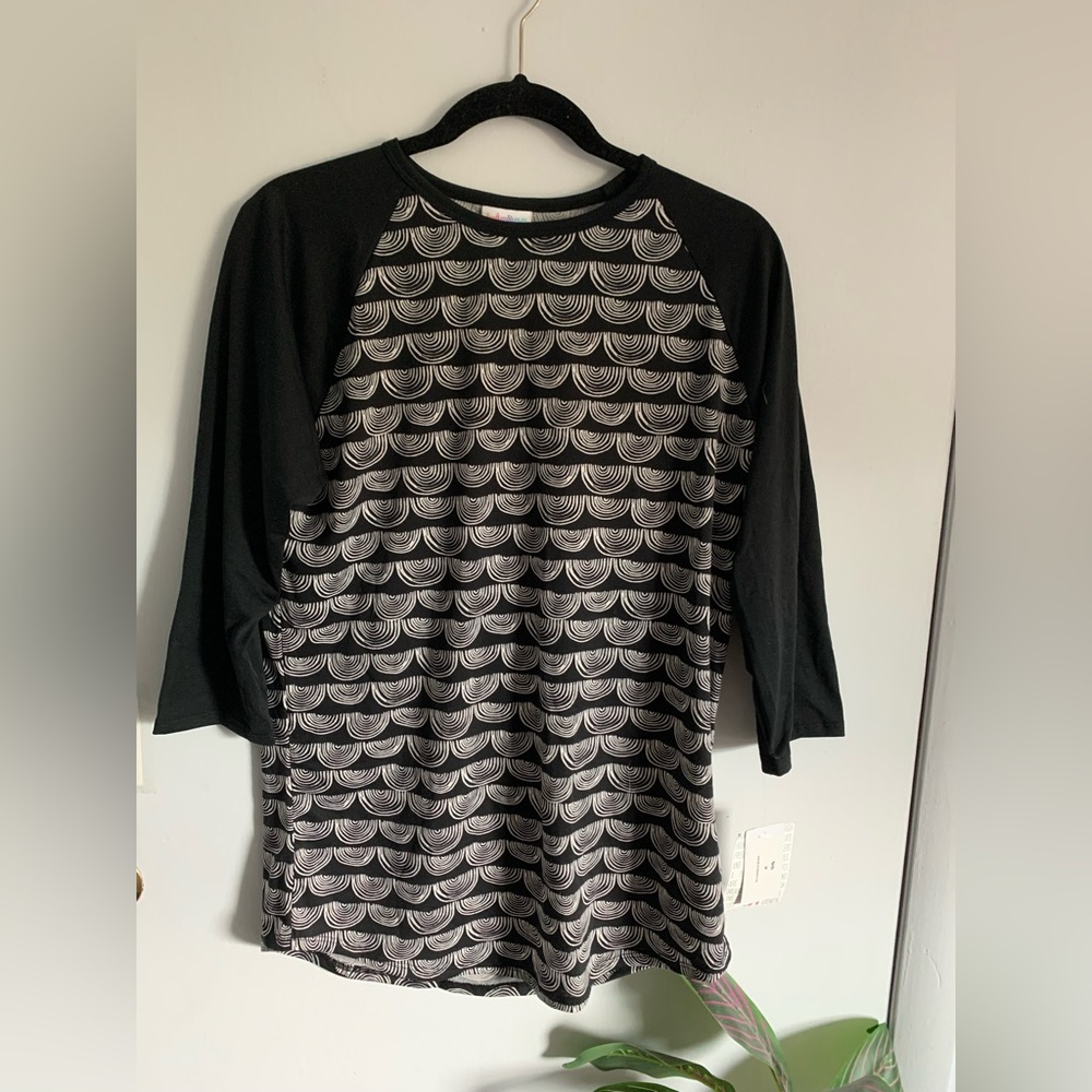 NWT LulaRoe Quarter Sleeve Black and White Tee